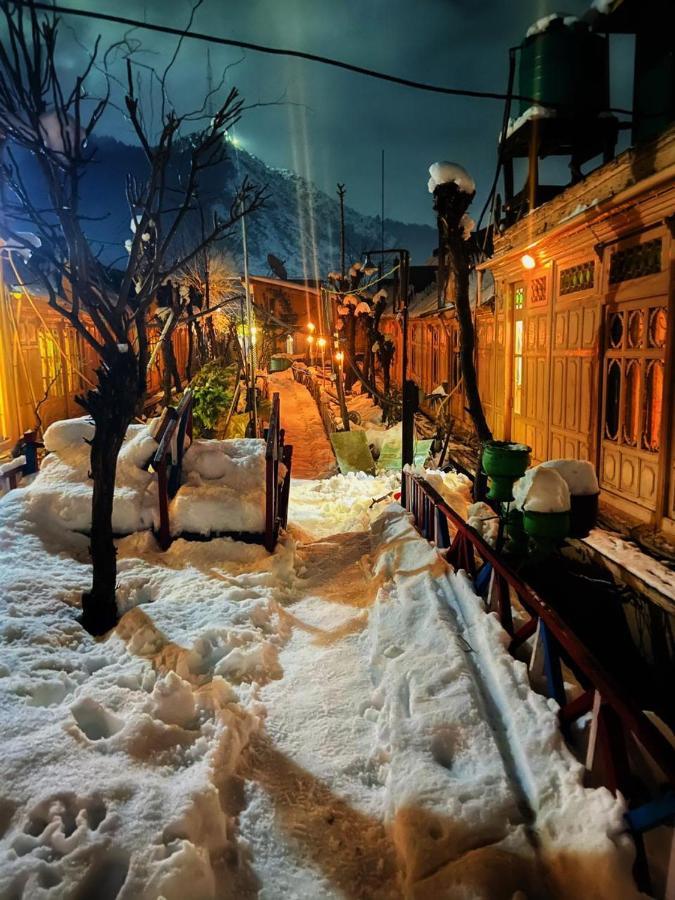 Chicago Group Of Houseboats Srīnagar Exterior foto