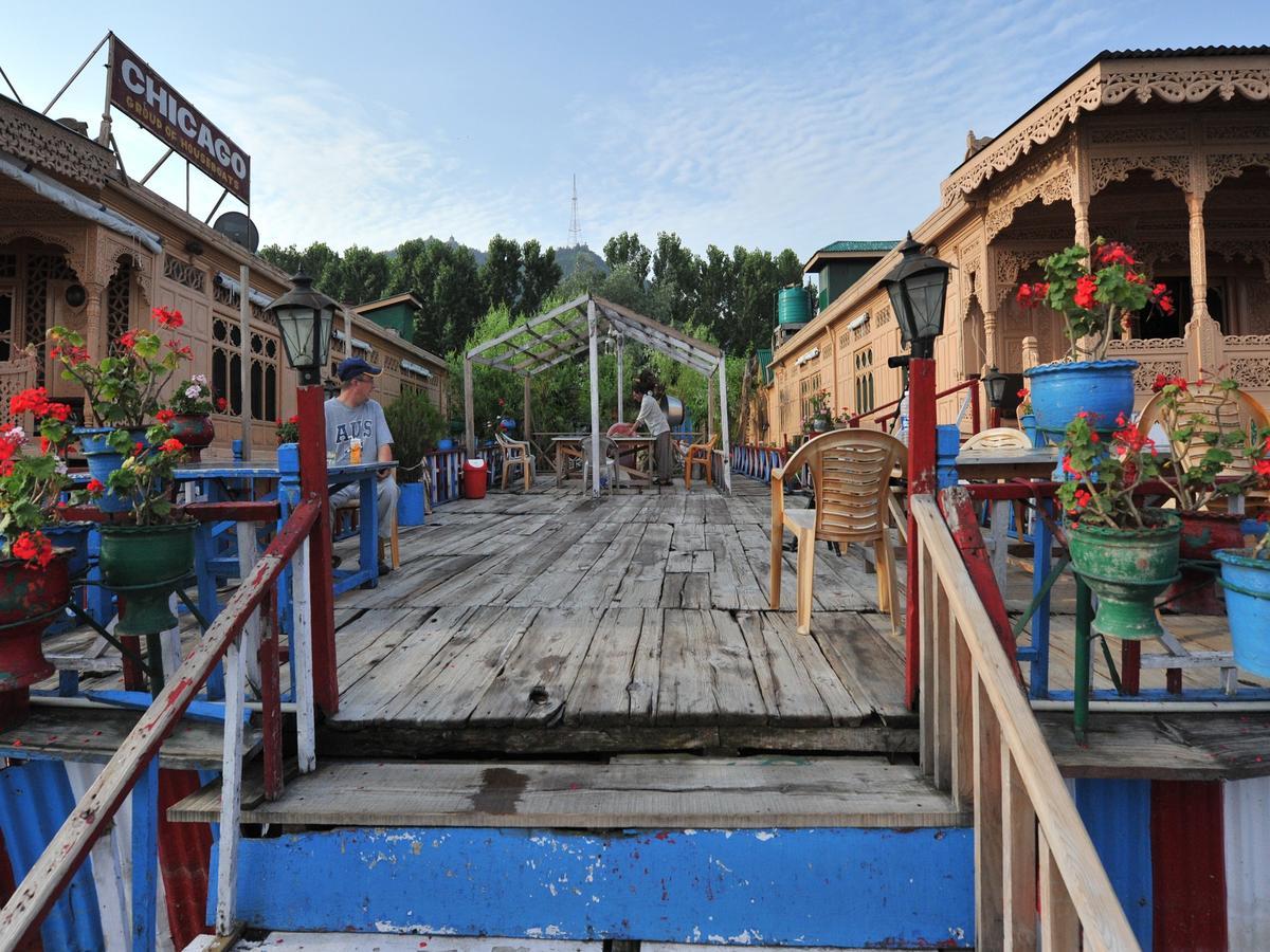 Chicago Group Of Houseboats Srīnagar Exterior foto