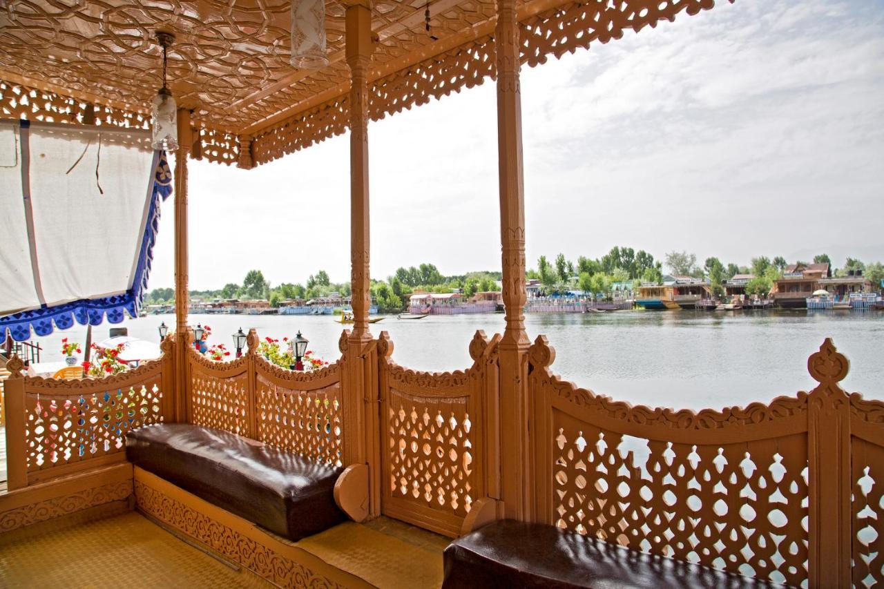 Chicago Group Of Houseboats Srīnagar Exterior foto