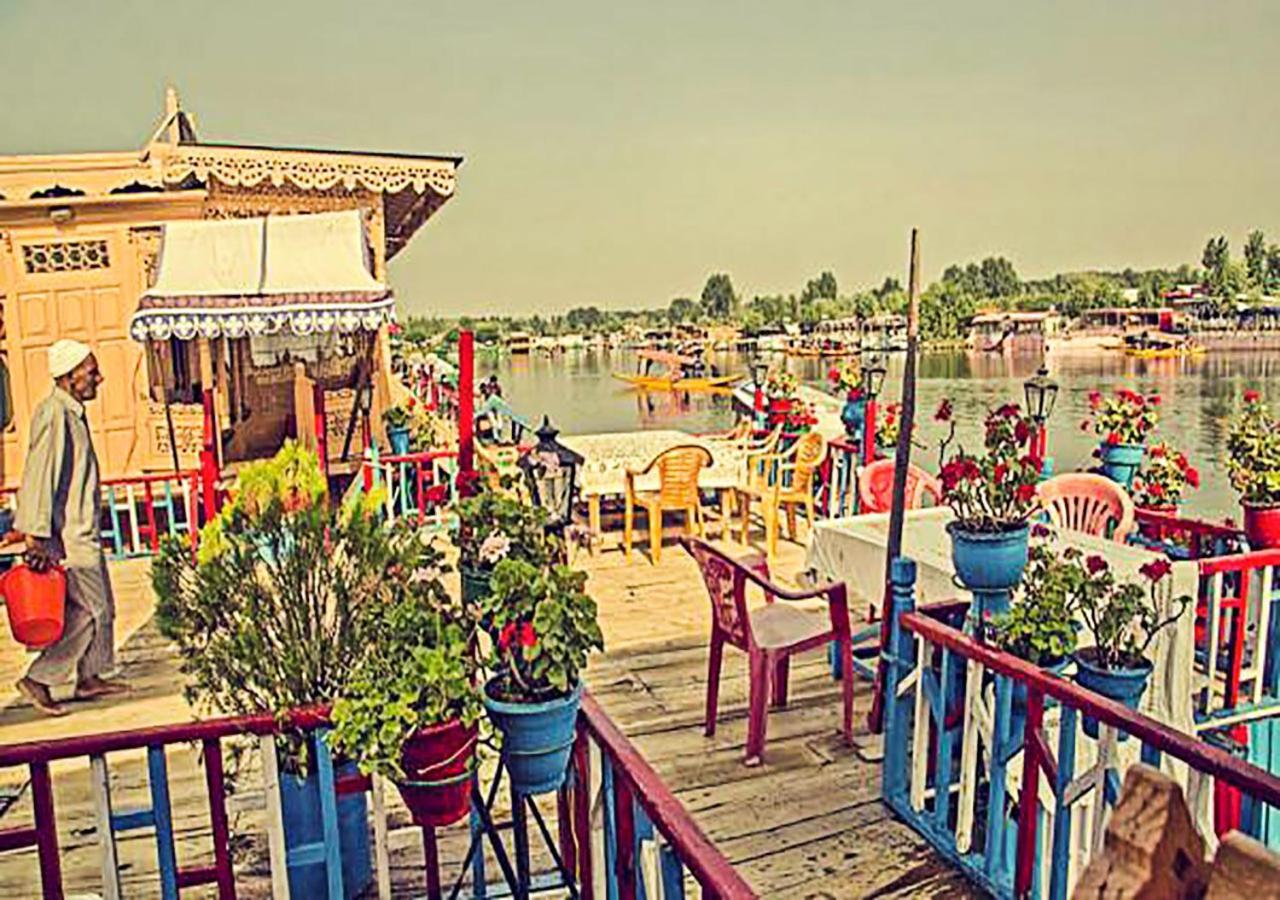 Chicago Group Of Houseboats Srīnagar Exterior foto